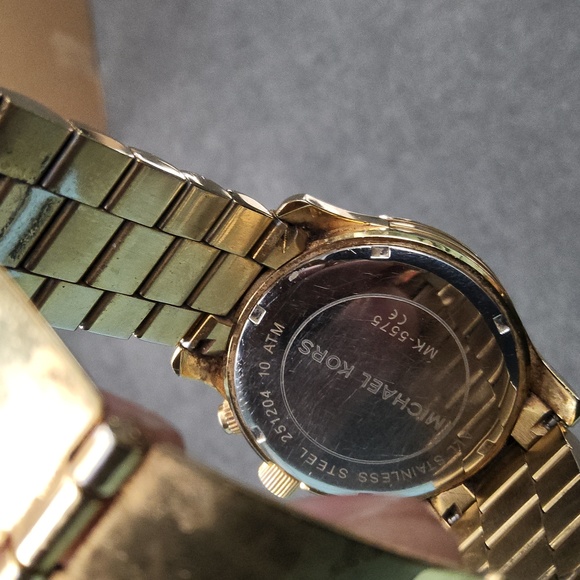 Michael kors watch - Picture 2 of 2